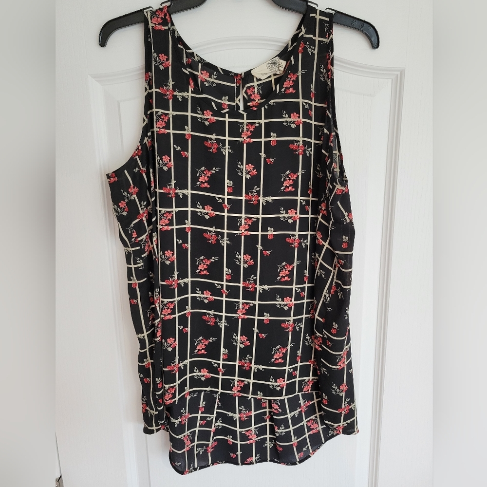 Everleigh Floral Sleeveless Top, Size Large.